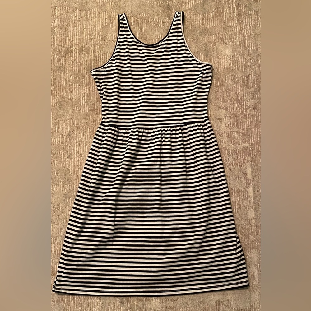 Black and whites striped midi sundress